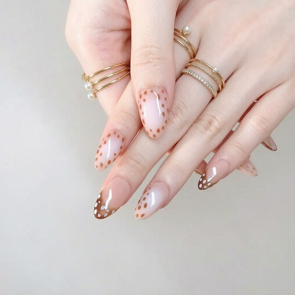 Nailsens Caramel Muse On-Hand Look Press-on Nails
