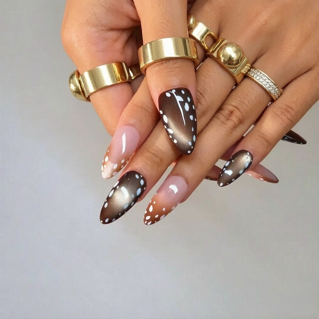 Nailsens Press-on Nails Mocha Fawn On-Hand Look